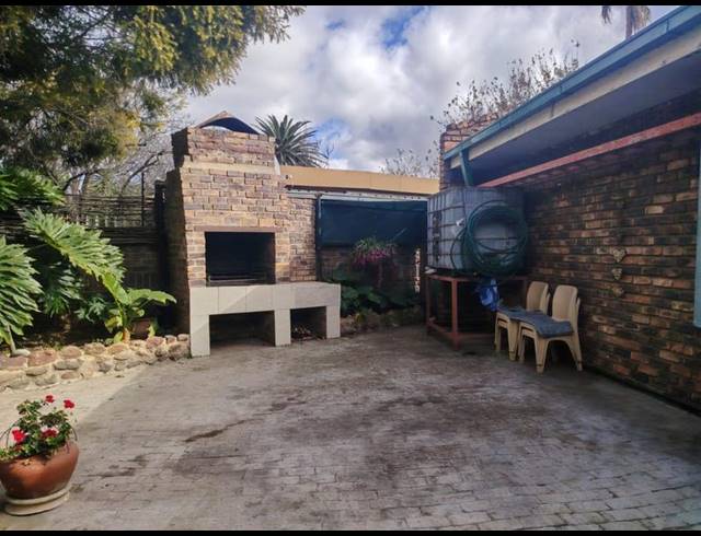 4 BEDROOM HOUSE FOR SALE IN VANDERBIJLPARK SW 2
